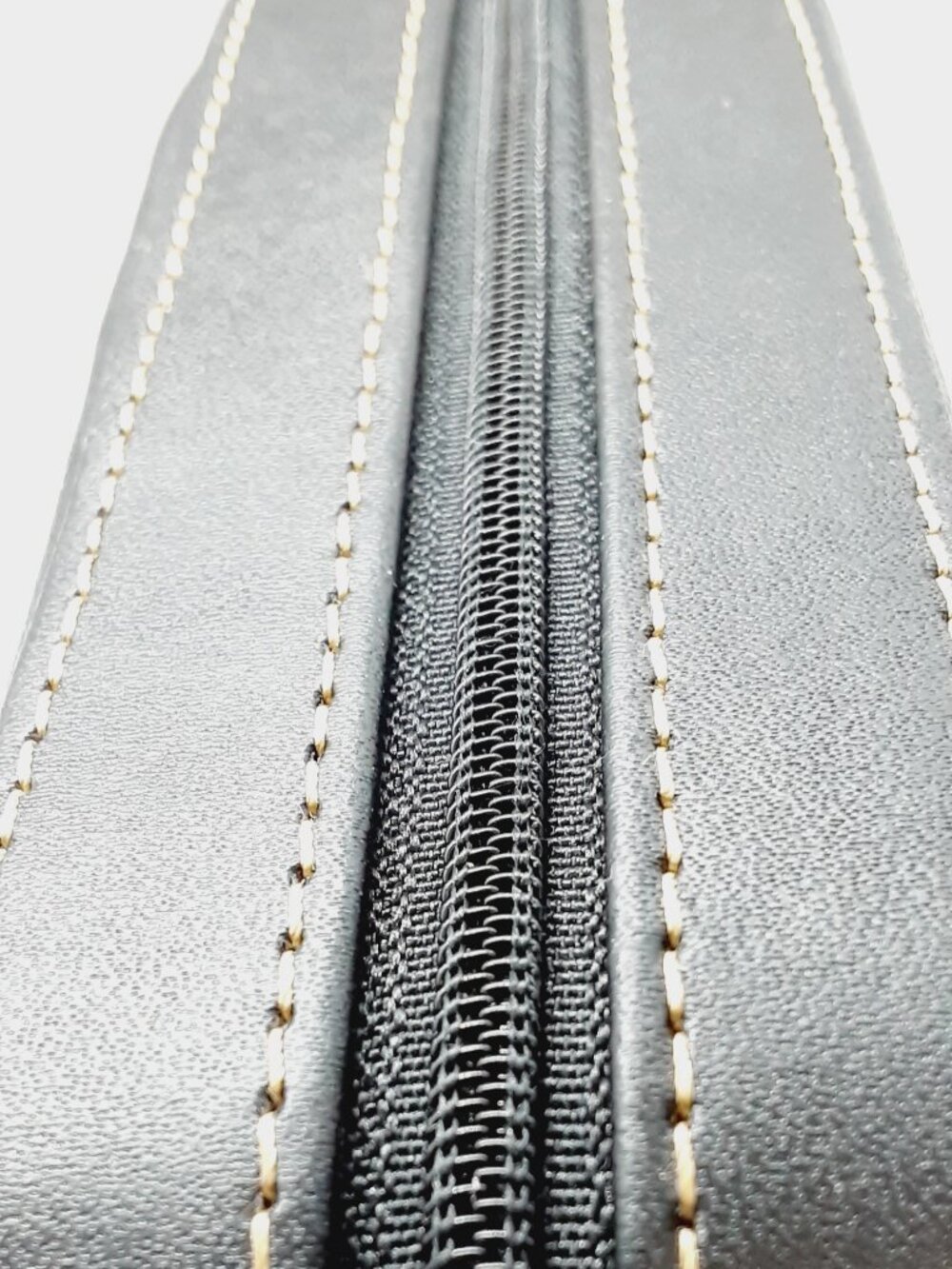 HOST PICK!!  NEW Rowallan of Scotland Zippered Jewelry Keeper - Picture 6 of 15